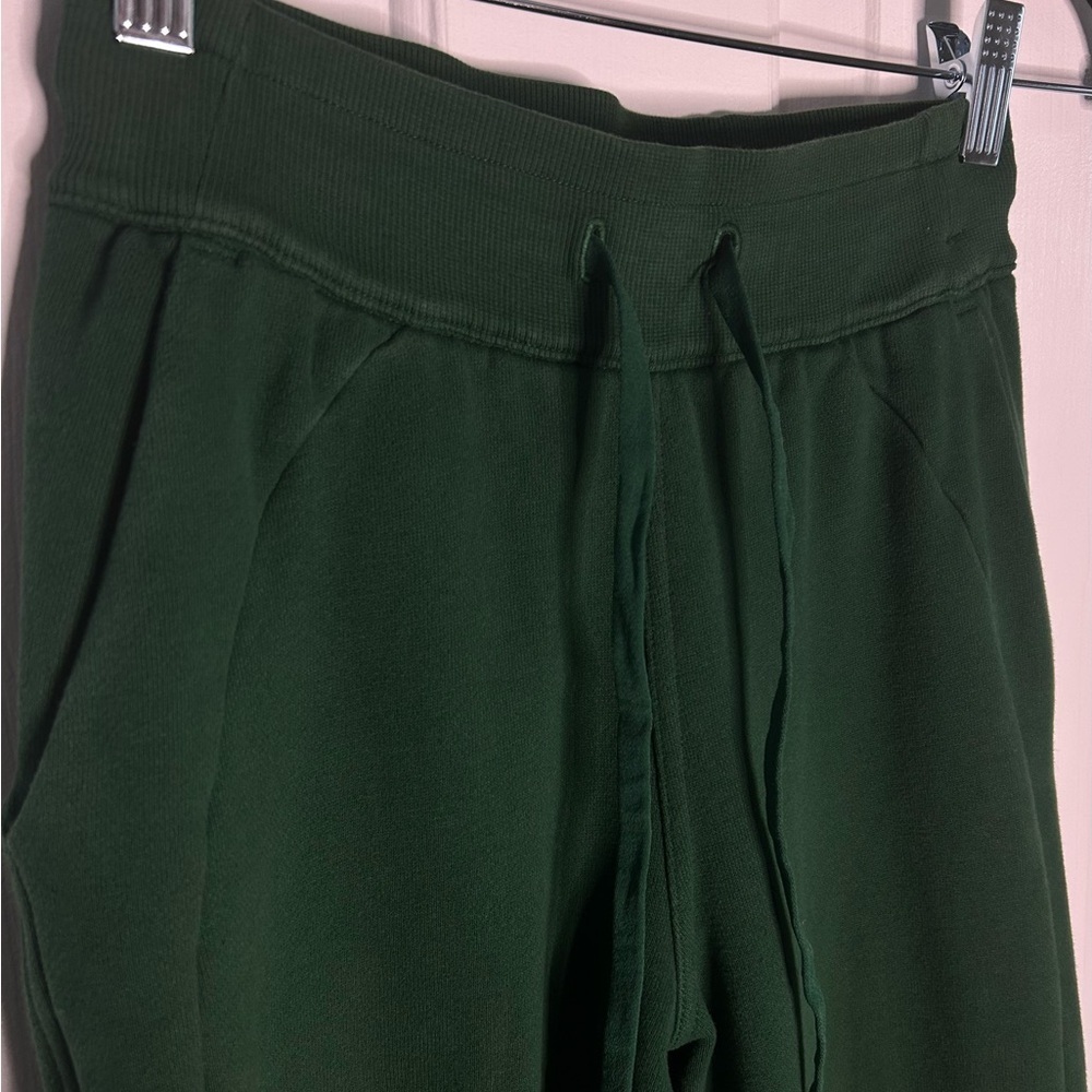 Lululemon Scuba High-Rise Jogger- Everglade Green/ Size 0 - Picture 12 of 12